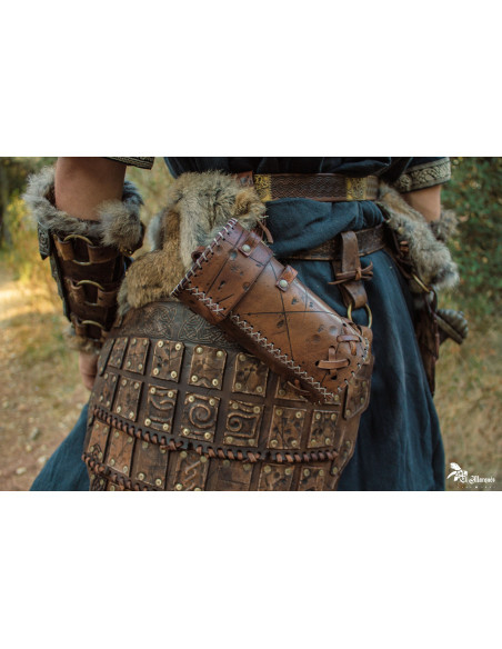 Medieval aged can holder