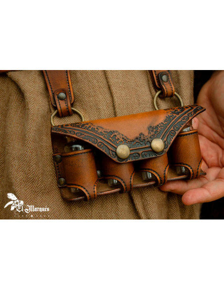 Leather belt pouch with 4 magic potions