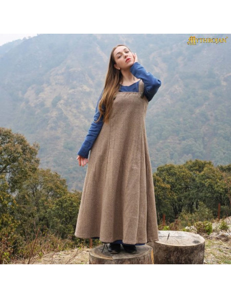 Hangerock or Smokkr Hilda of Viking...