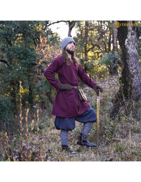 Viking Tunic Erik in burgundy wool