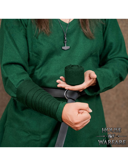 Viking bracelet in wool, green