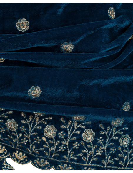 Medieval decorated scarf model...