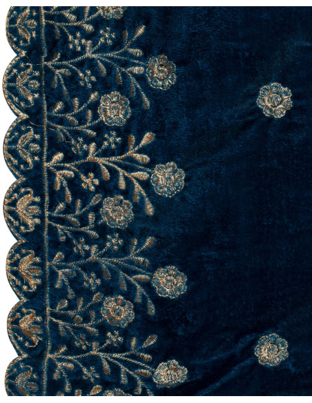 Medieval decorated scarf model...