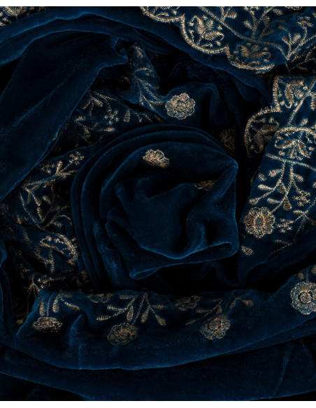 Medieval decorated scarf model...