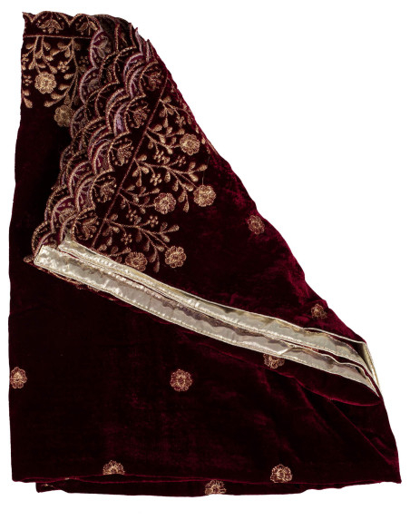 Medieval decorated scarf model...