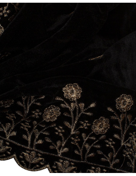 Medieval decorated scarf model...