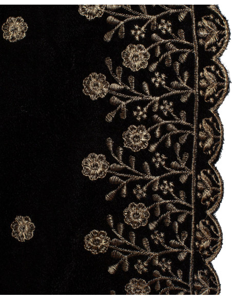 Medieval decorated scarf model...