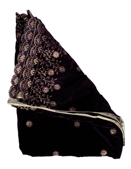 Medieval decorated scarf model...