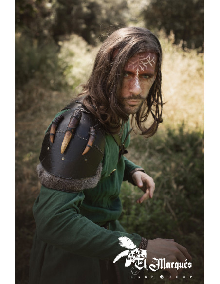 Small leather shoulder guard model...