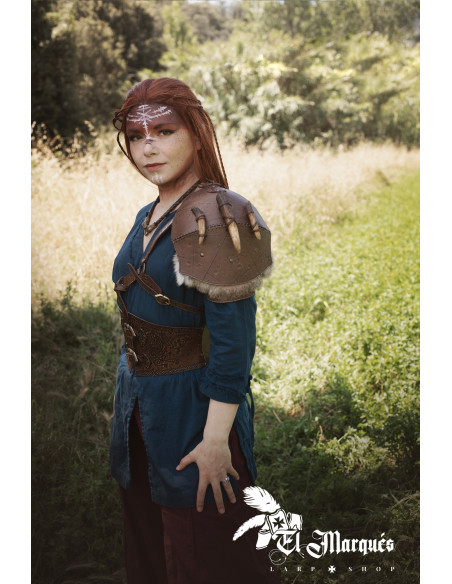 Small leather shoulder guard model...