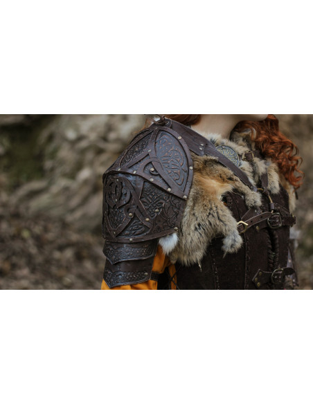 Nordic shoulder pad in leather model...