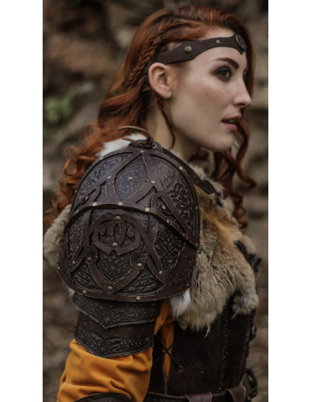 Nordic shoulder pad in leather model...