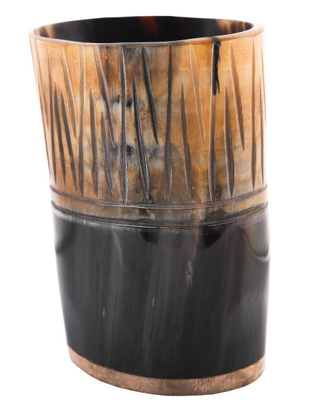 Medieval cup in horn and wood (11 cm.)