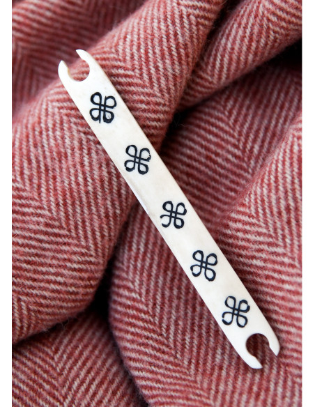 Bone shuttle with Celtic knots