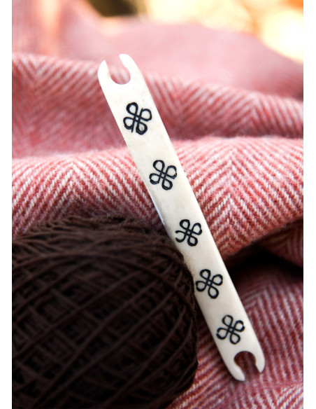 Bone shuttle with Celtic knots