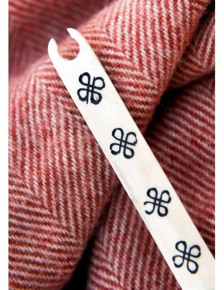 Bone shuttle with Celtic knots