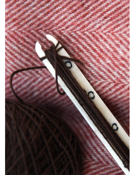 Bone shuttle with Celtic knots