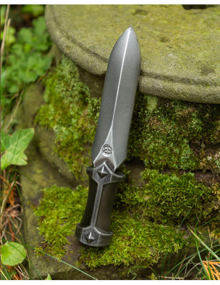 Ferro model throwing dagger for LARP