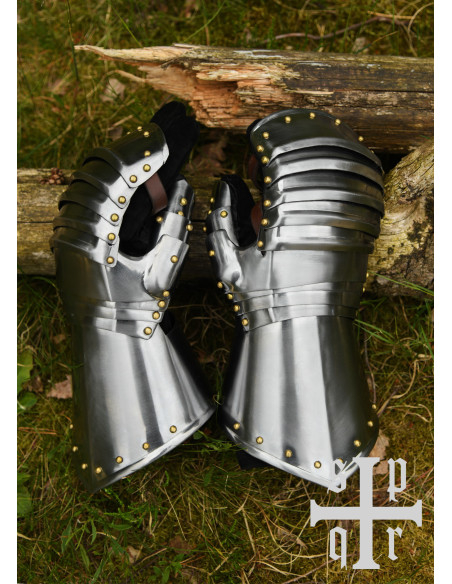 Medieval mitten gauntlets, 15th-16th...