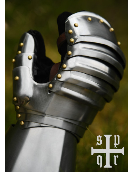 Medieval mitten gauntlets, 15th-16th...