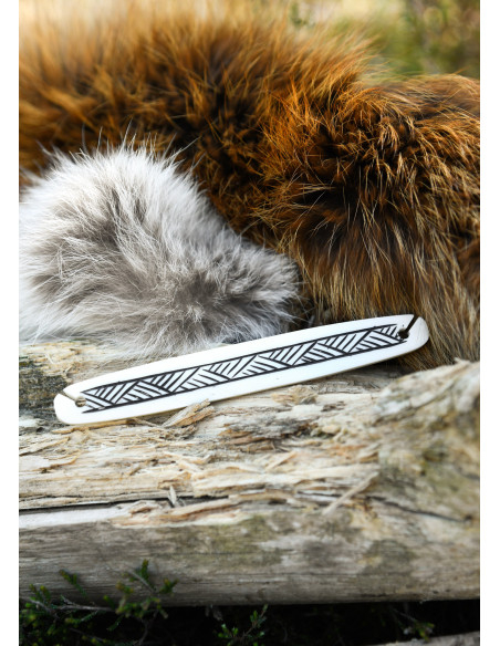 Medieval bone shuttle for weaving