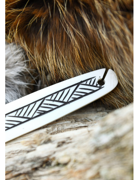 Medieval bone shuttle for weaving