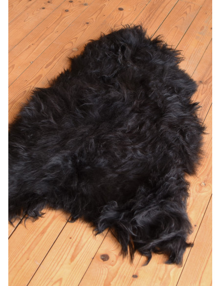 Black Nordic sheep skin (110 cm.) Black Nordic sheep skin (110 cm.)