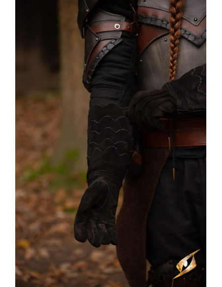 Medieval scale gloves in suede, black