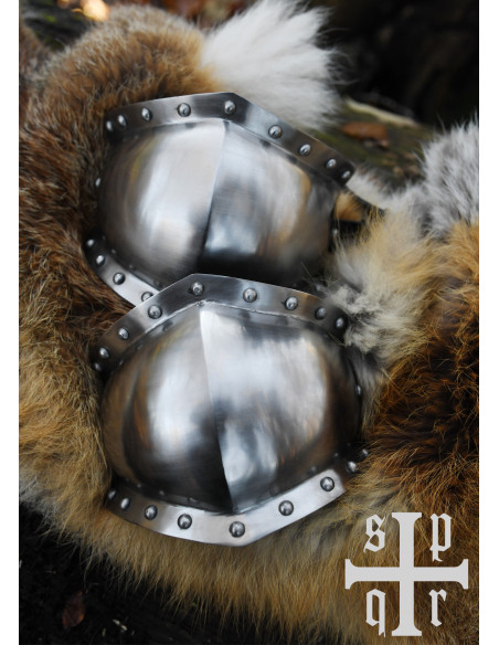 Pair of medieval knee guards, 15th...