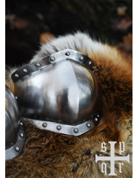 Pair of medieval knee guards, 15th...