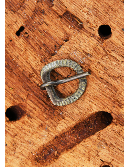 Small medieval belt buckle, brass