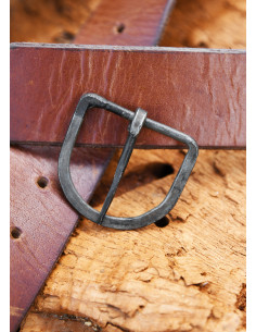 Hand-forged steel buckle, 39 mm wide straps 2