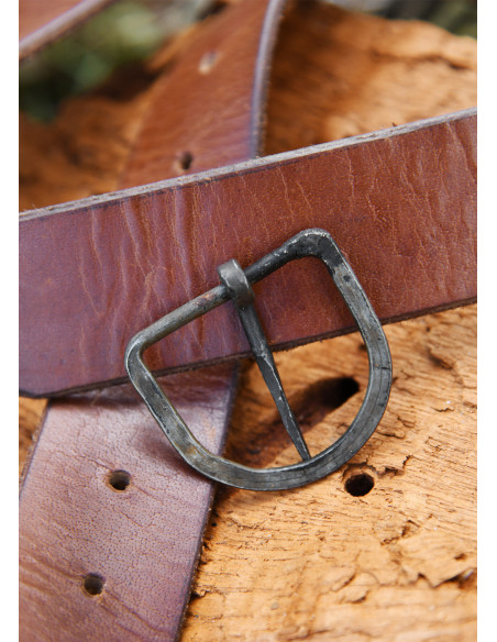 Hand-forged steel buckle, 39 mm wide...