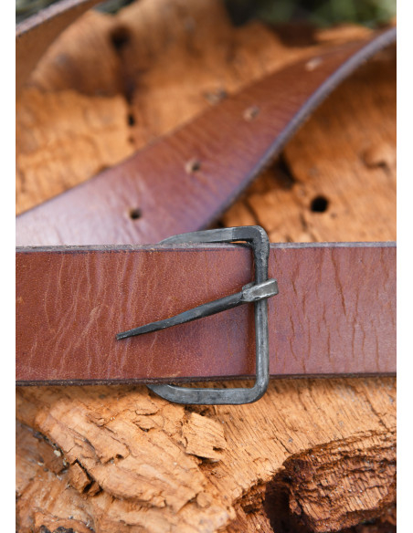 Hand-forged steel buckle, 39 mm wide...