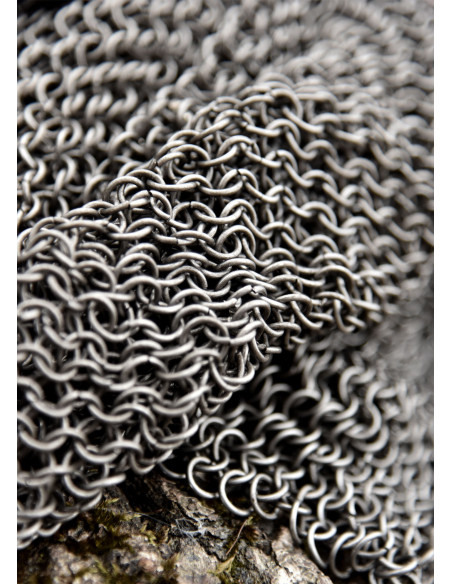 Mesh gauntlet with 8 mm diameter rings.