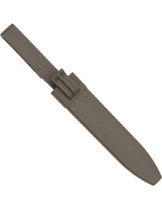 Rugged serrated adventure knife with hard sheath 2