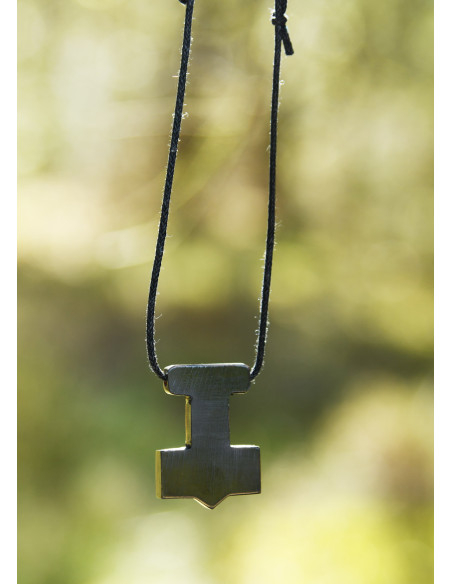 Thor's Hammer Pendant in Horn