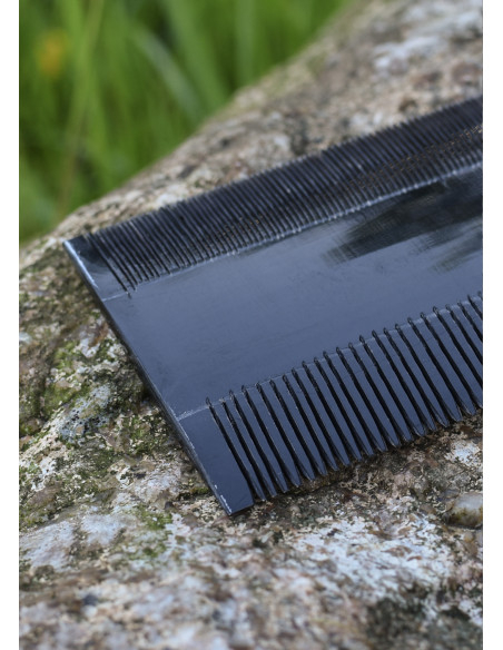 Medieval double-sided comb, cow horn