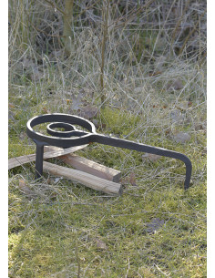 Medieval kitchen support, handcrafted tripod