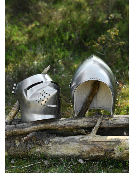 Sabre-tooth muzzle helmet, 14th... Sabre-tooth muzzle helmet, 14th...