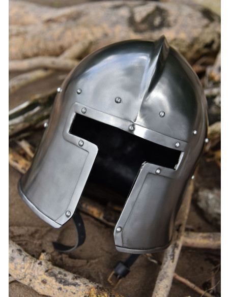 Functional Italian barbuta, year 1440