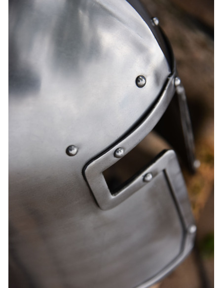 Functional Italian barbuta, year 1440