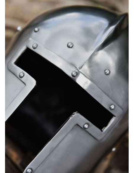 Functional Italian barbuta, year 1440