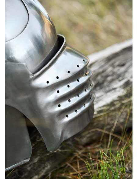 Medieval headpiece with visor, year 1490