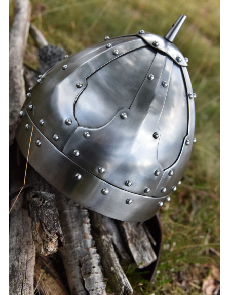 Spangenhelmet helmet with earguards...