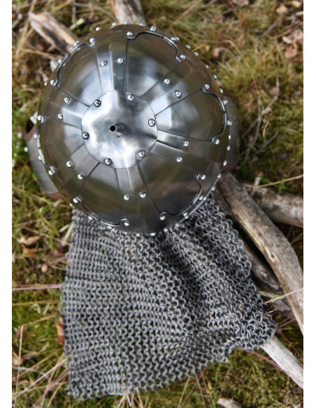 Spangenhelmet helmet with earguards...