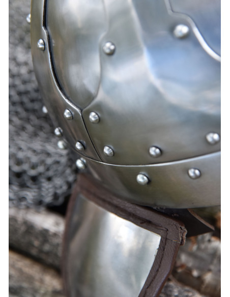 Spangenhelmet helmet with earguards...