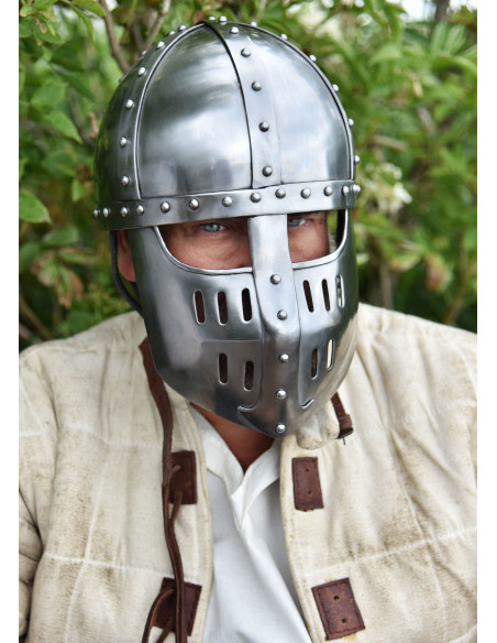 Spangenhelmet helmet with visor