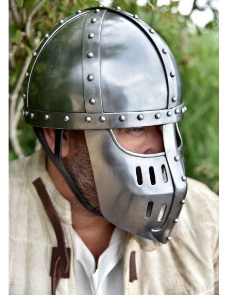 Spangenhelmet helmet with visor