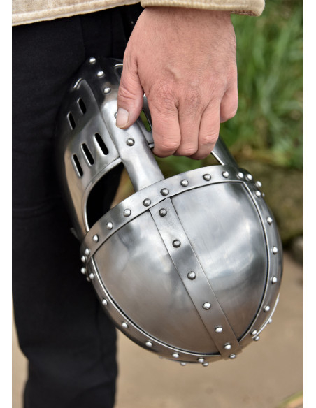 Spangenhelmet helmet with visor